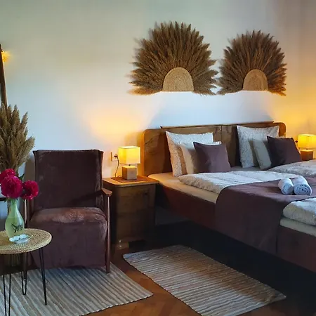 Várlak Hollőkőn Hollókő