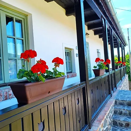 Apartamento Várlak Hollőkőn *