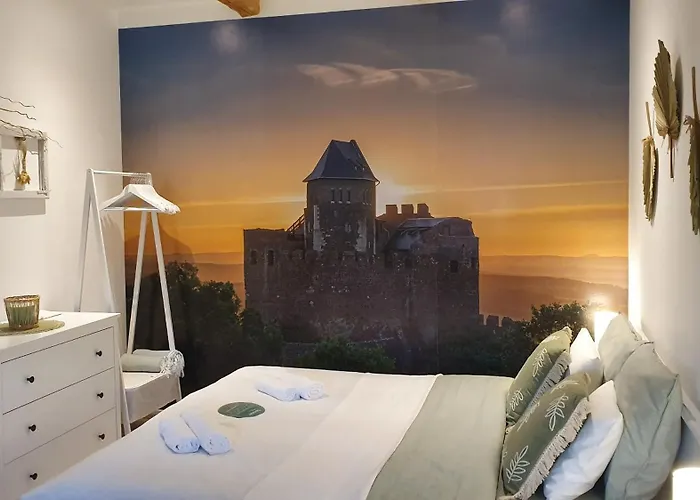 Varlak Hollokon Vendeghaz Lägenhet Hollókő